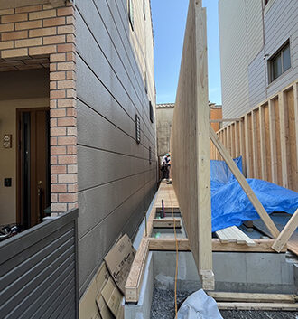 京都市中京区　狭小敷地に3階建て新築工事を行っています